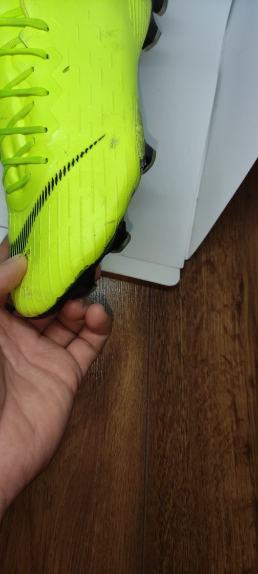 Używane korki pół profesjonalne Nike Mercurial Vapor 12 PRO FG roz. 45