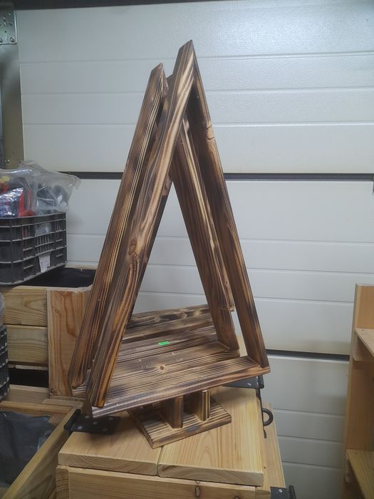 Ozdobne choinki drewniane