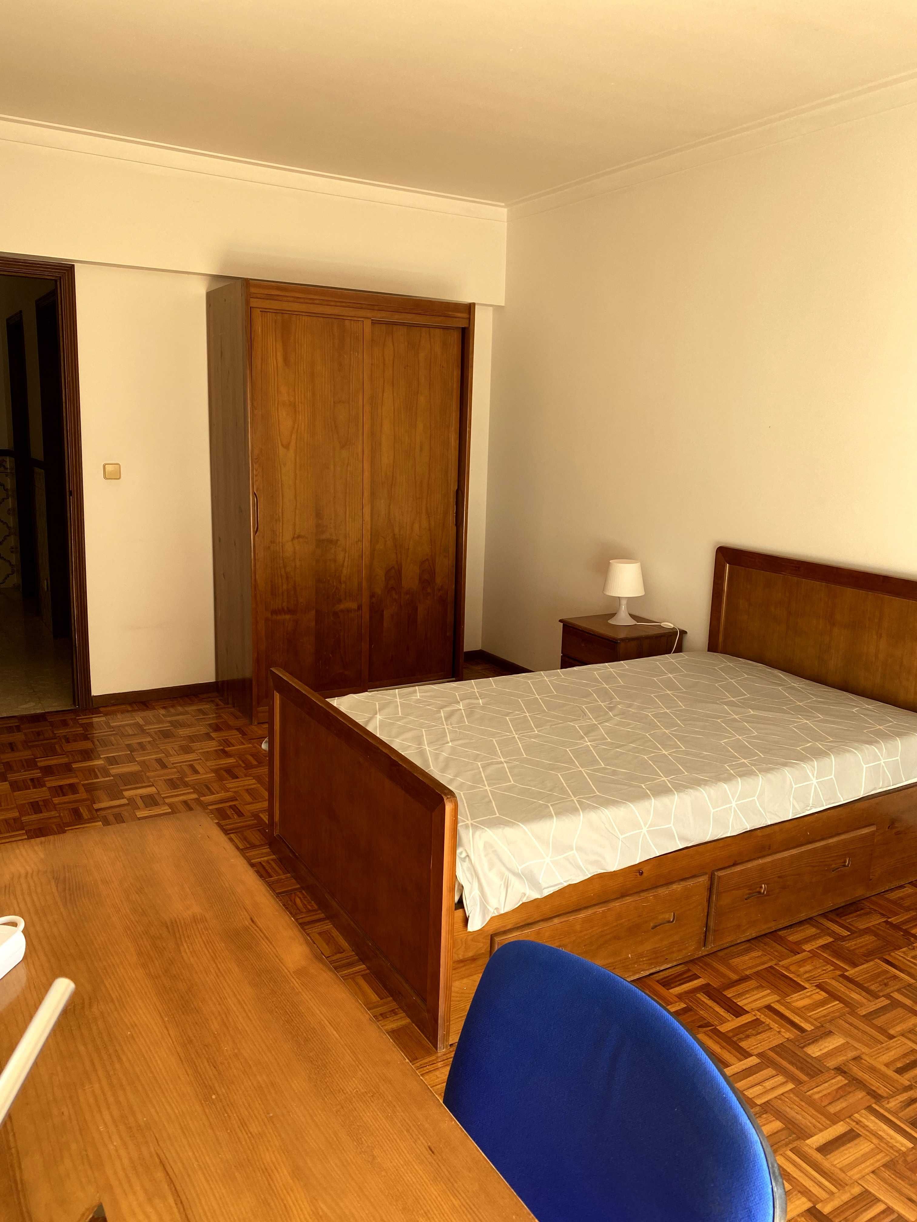 Alugo quarto ESTUDANTE centro Castelo Branco