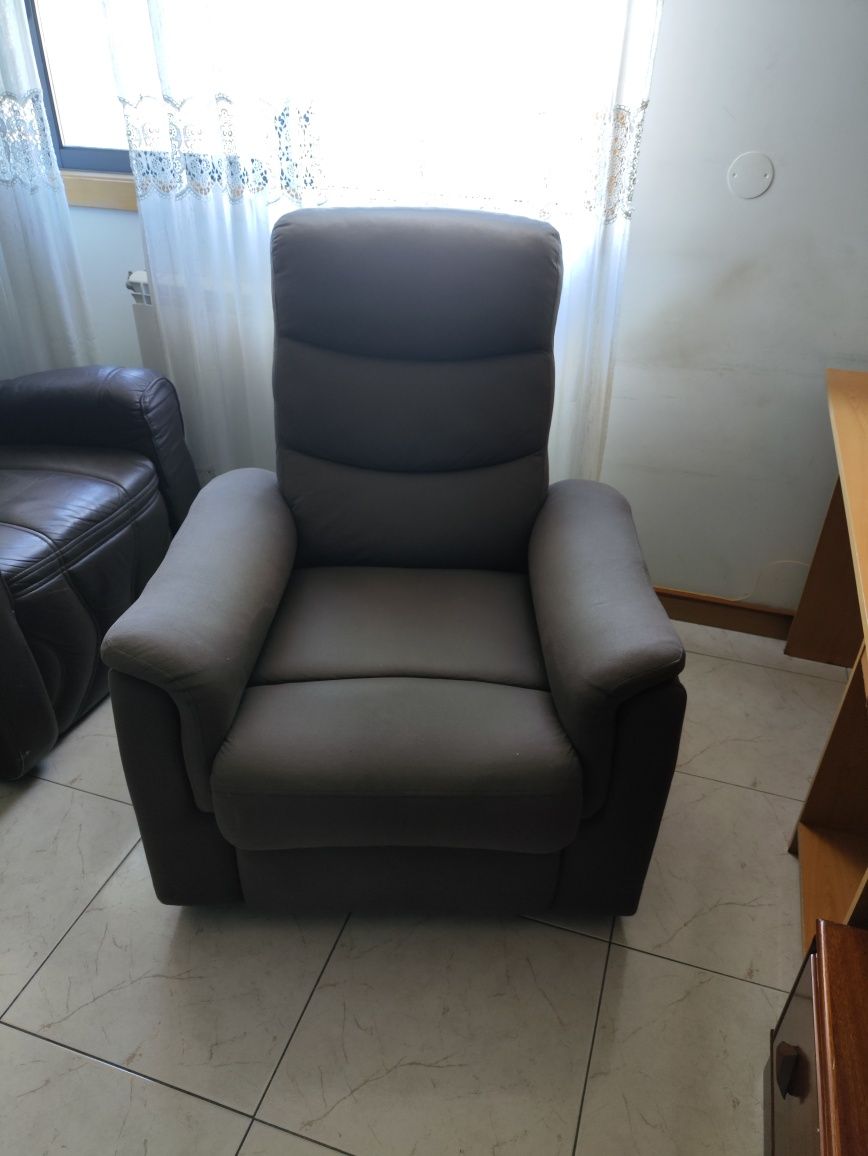 Cadeirão muito confortável e em ótimo estado