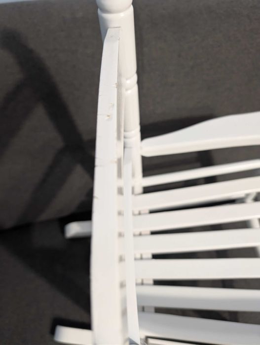 Drewniany bujany fotel dla dzieci