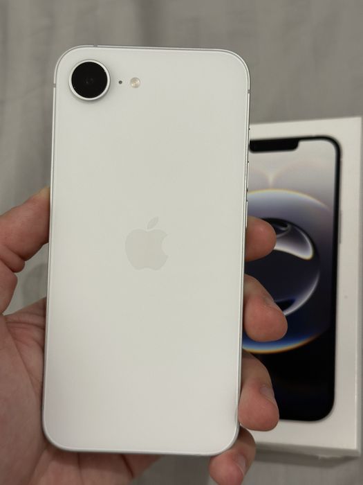 Apple iPhone 16e 256GB eSim A3212 MD0G4LL/A