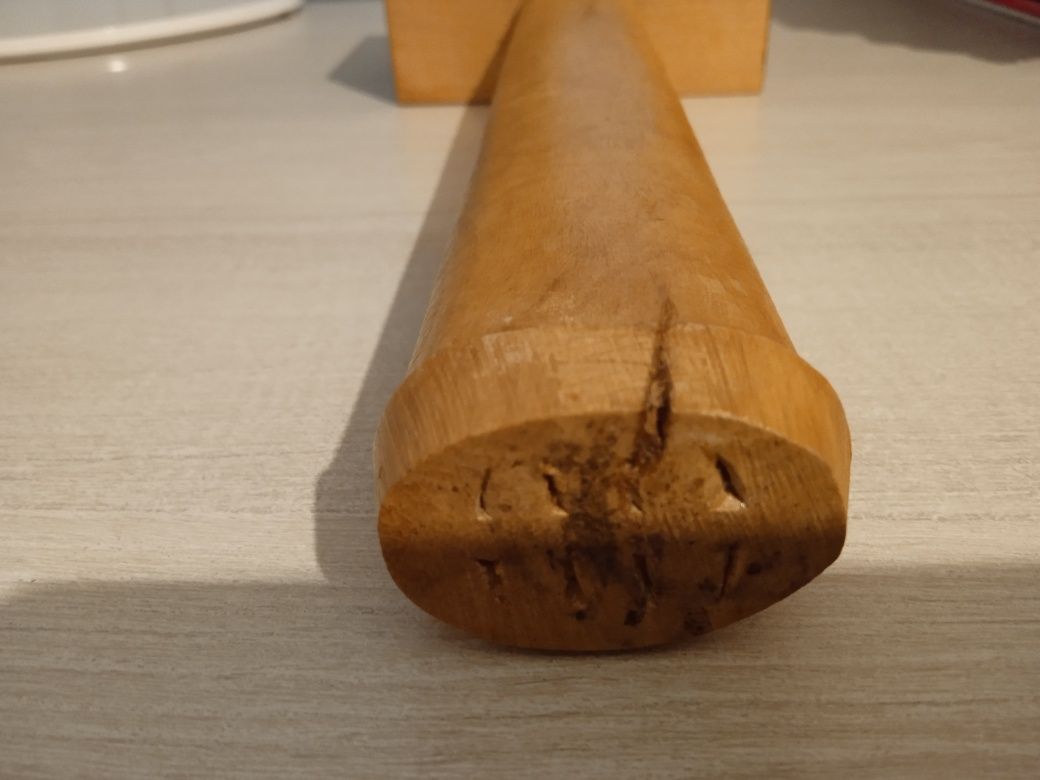 Новий, радянський дерев'яний молоток.