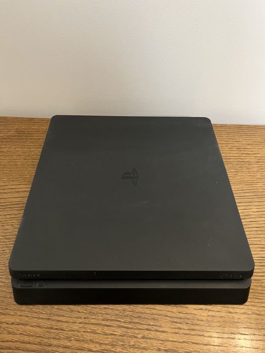Playstation 4 slim 1tb + dwa pady + gry