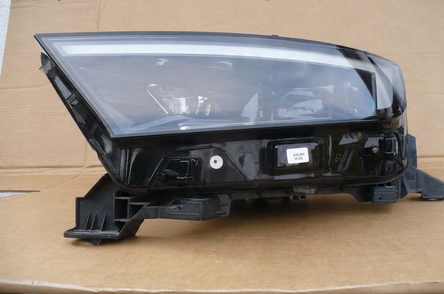 OPEL MOKKA II B 20R- FULL LED LUX MATRIX - LAMPA PRZÓD LEWA