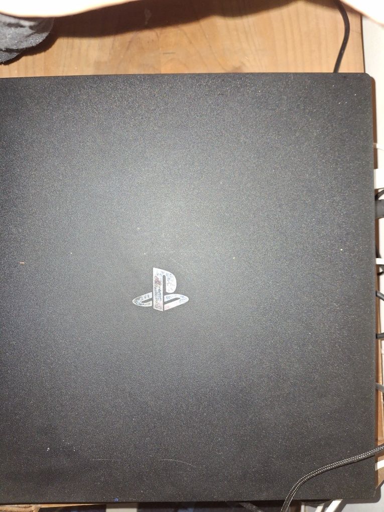 Vendo ps4 pro usado