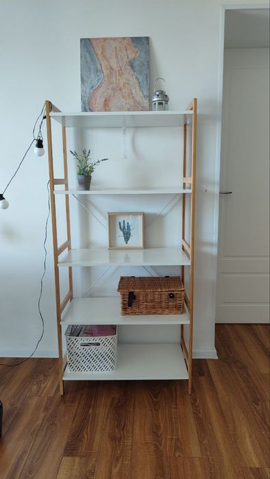 Стелаж дерев'яних з полицями