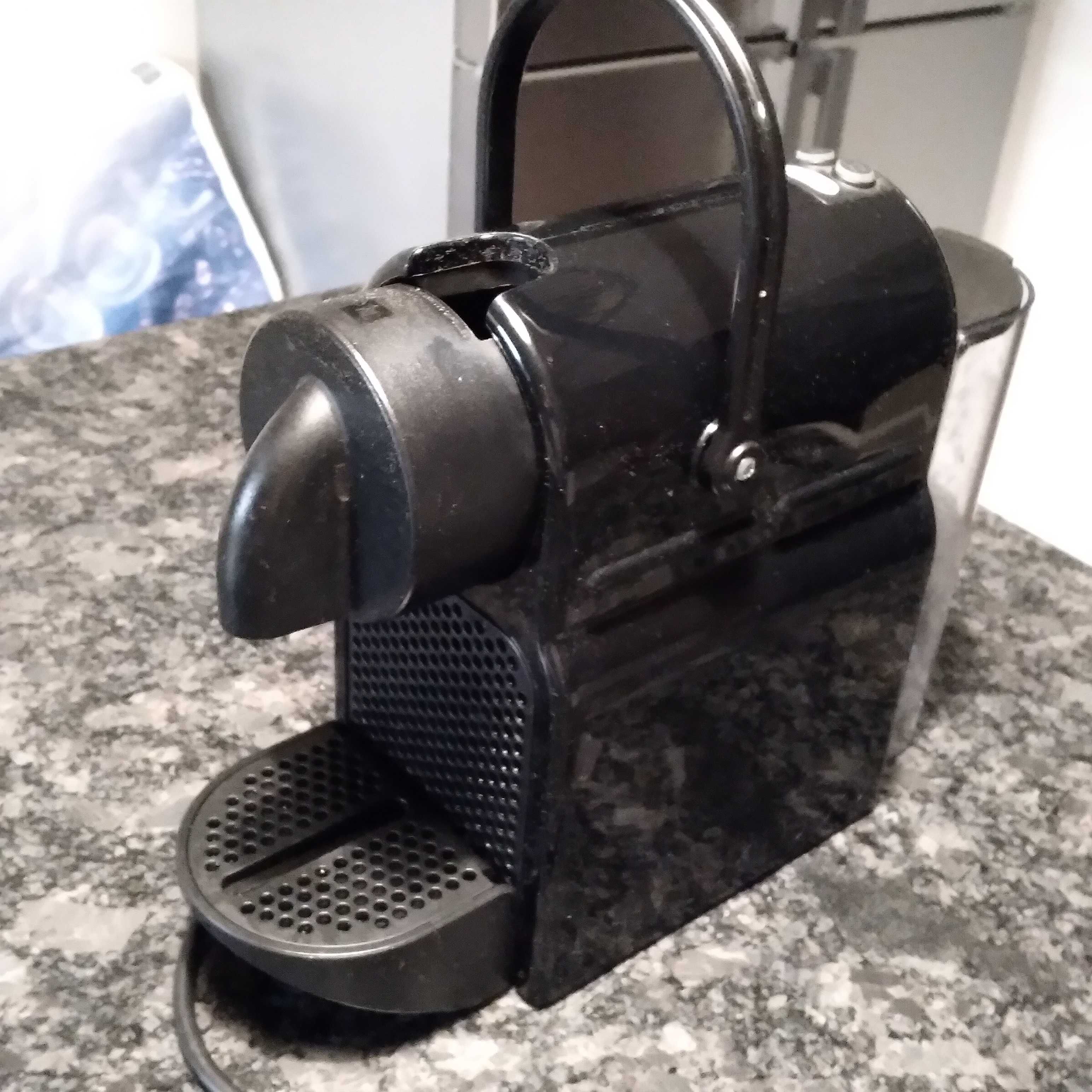 Ekspres DeLonghi Nespresso Inissia EN80.B