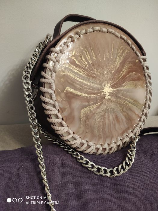 Вироб з епоксидної смоли,ручної роботи, натуральна шкіра з вставками з