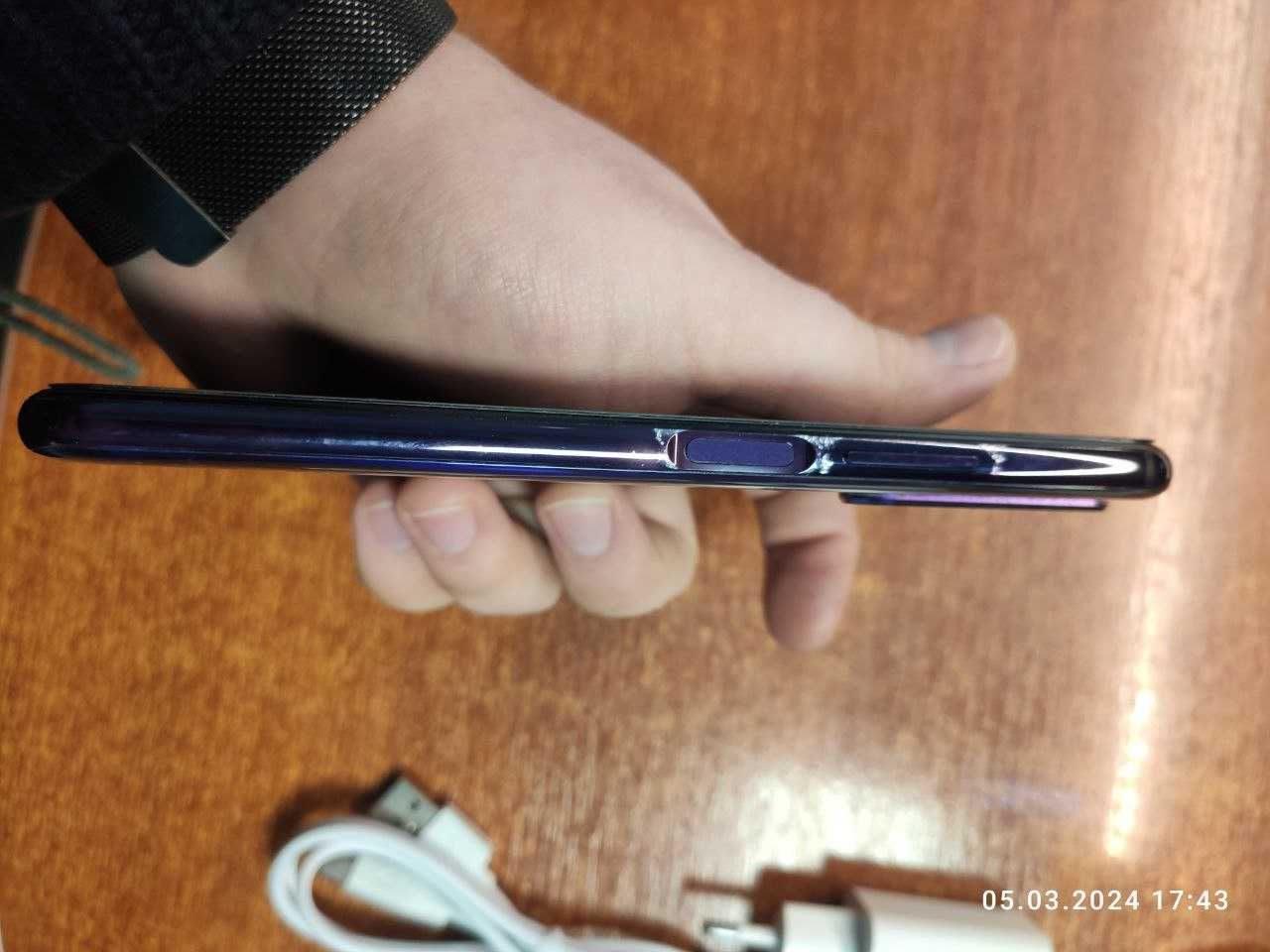 Huawei Honor 20 Pro (YAL-L41) 8/256Gb+чохли+швидка зарядка+скло