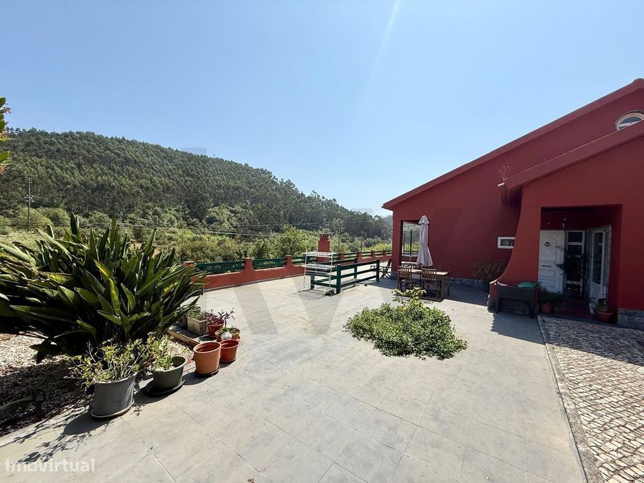 Refúgio na Natureza com Piscina e Vista Panorâmica – A 5 Min de Mafra
