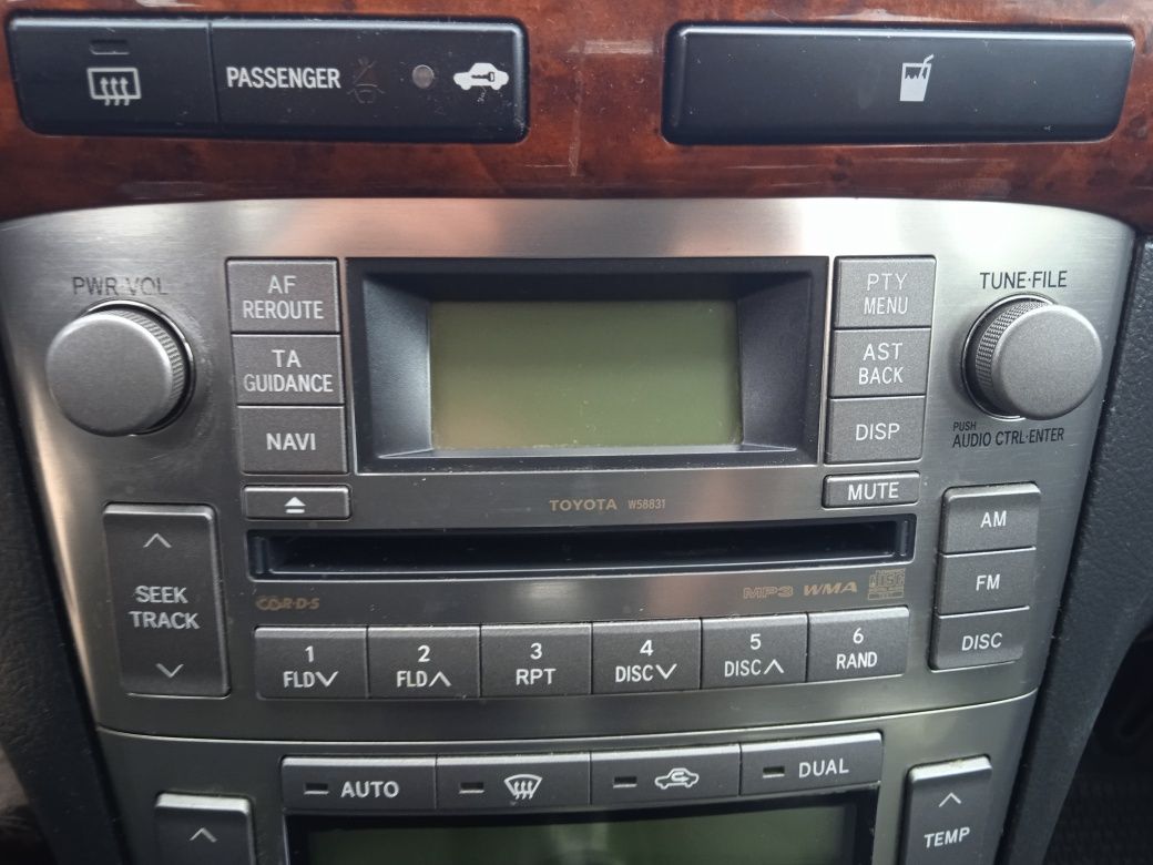 Avensis T25 Fabryczne Oryginalne Radio CD-MP3 Lift 03-08r !!!