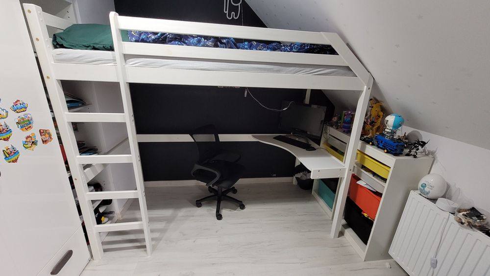 Łóżko piętrowe na antresoli z biurkiem, używane