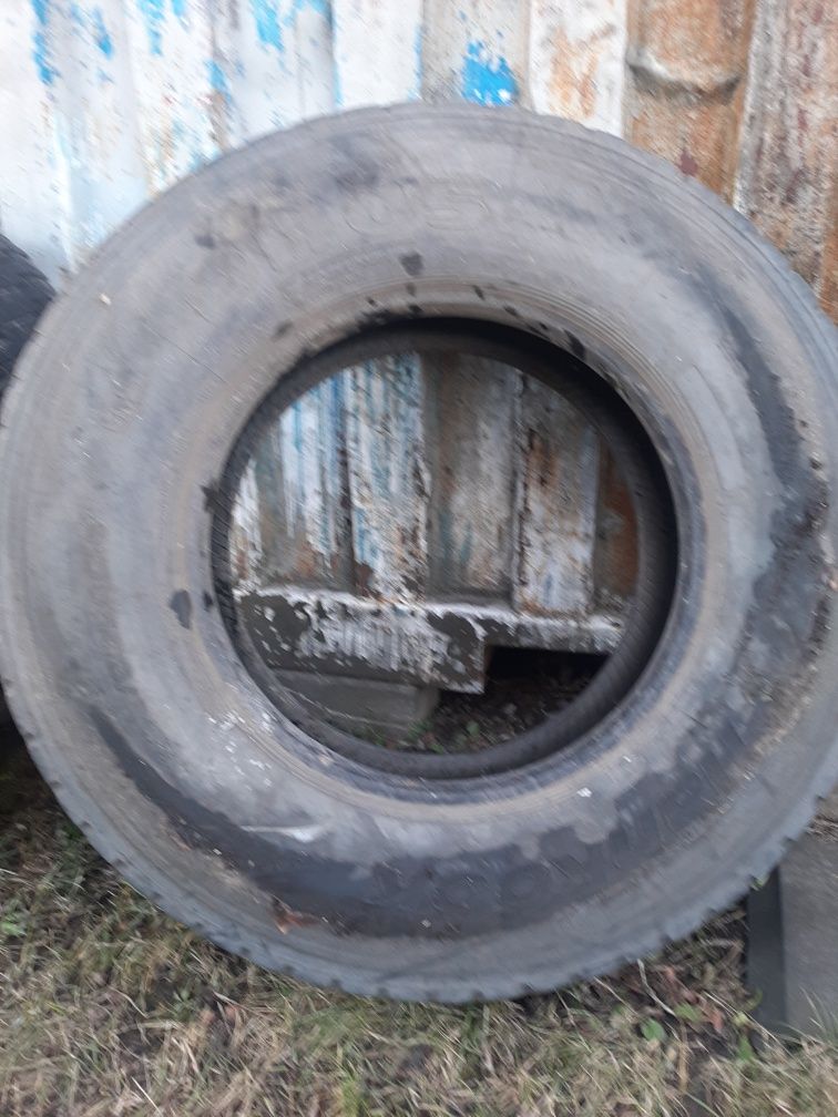 Вантажні шини 2шт 295/80 R 22.5 Продам не дорого
