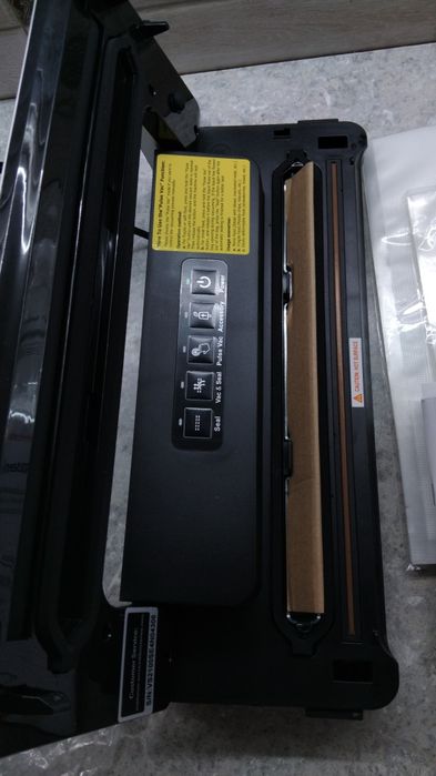 Вакууматор Bonsenkitchen моделей VS2000/VS2100.