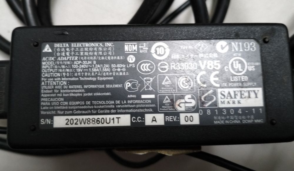 Ноутбук Acer Aspire One ZG5 (Intel Atom N270, 1 ГБ, 120 Гб HDD, WiFi,