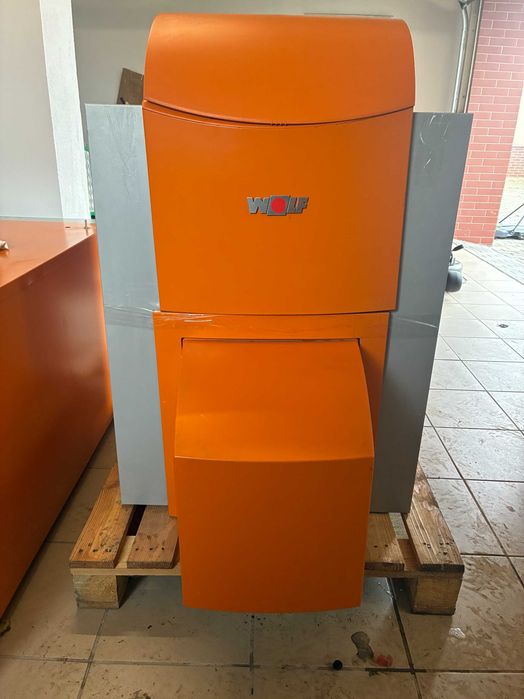 Sprzedam piec olejowy FHK-29kW i zbiornik c.w.u., FB-200 l firmy WOLF