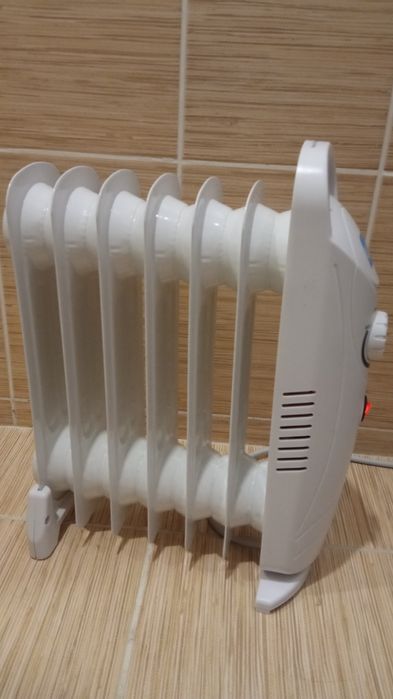 Продам новий масляний радіатор опалення.