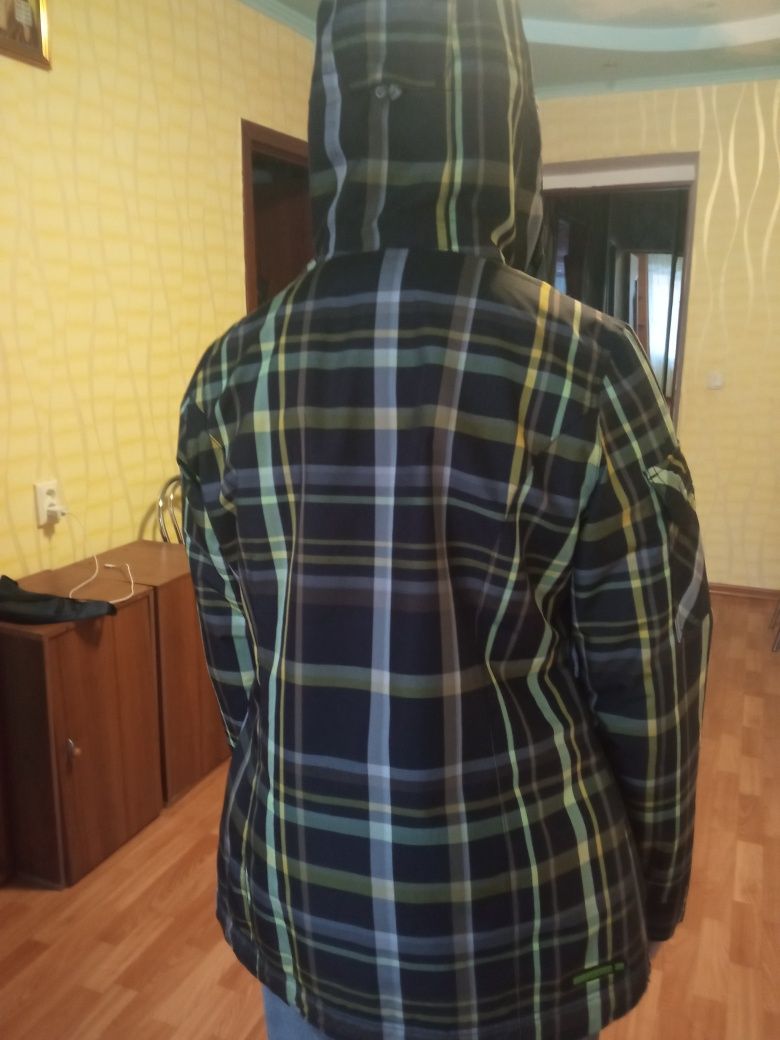 Продам куртку підліткову (весна- осінь)