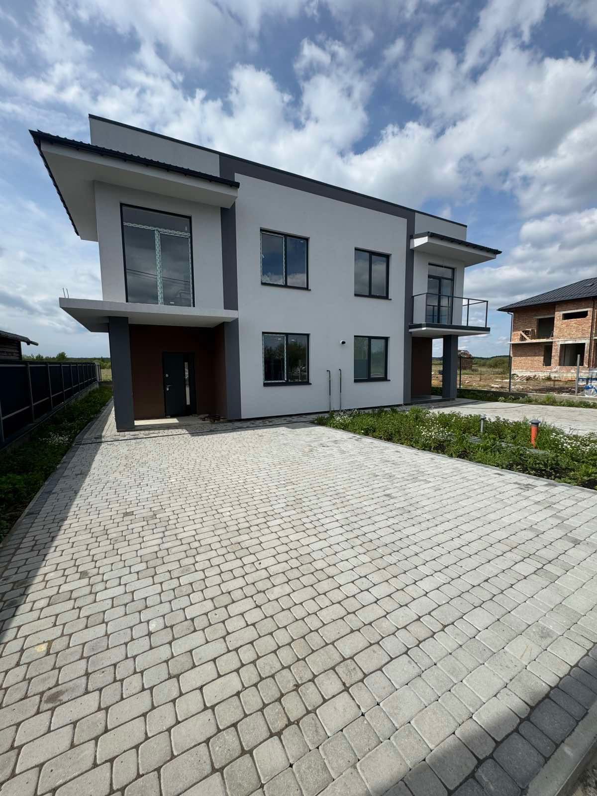 Продаж котеджу Підрясне, 3 сот. землі готовий можна розпочинати ремонт