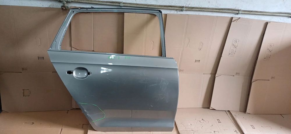 Skoda Rapid 5JJ prawe drzwi tylne tył