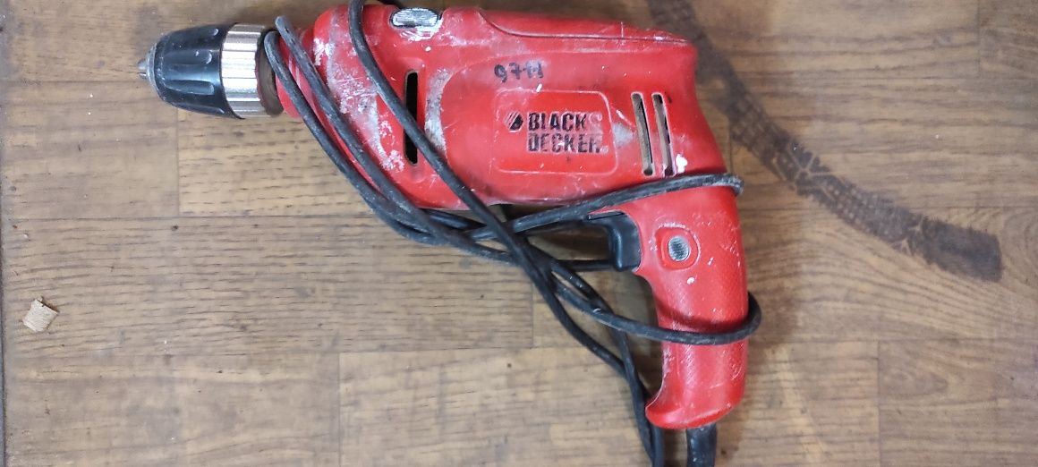 Ударна дрелька black decker