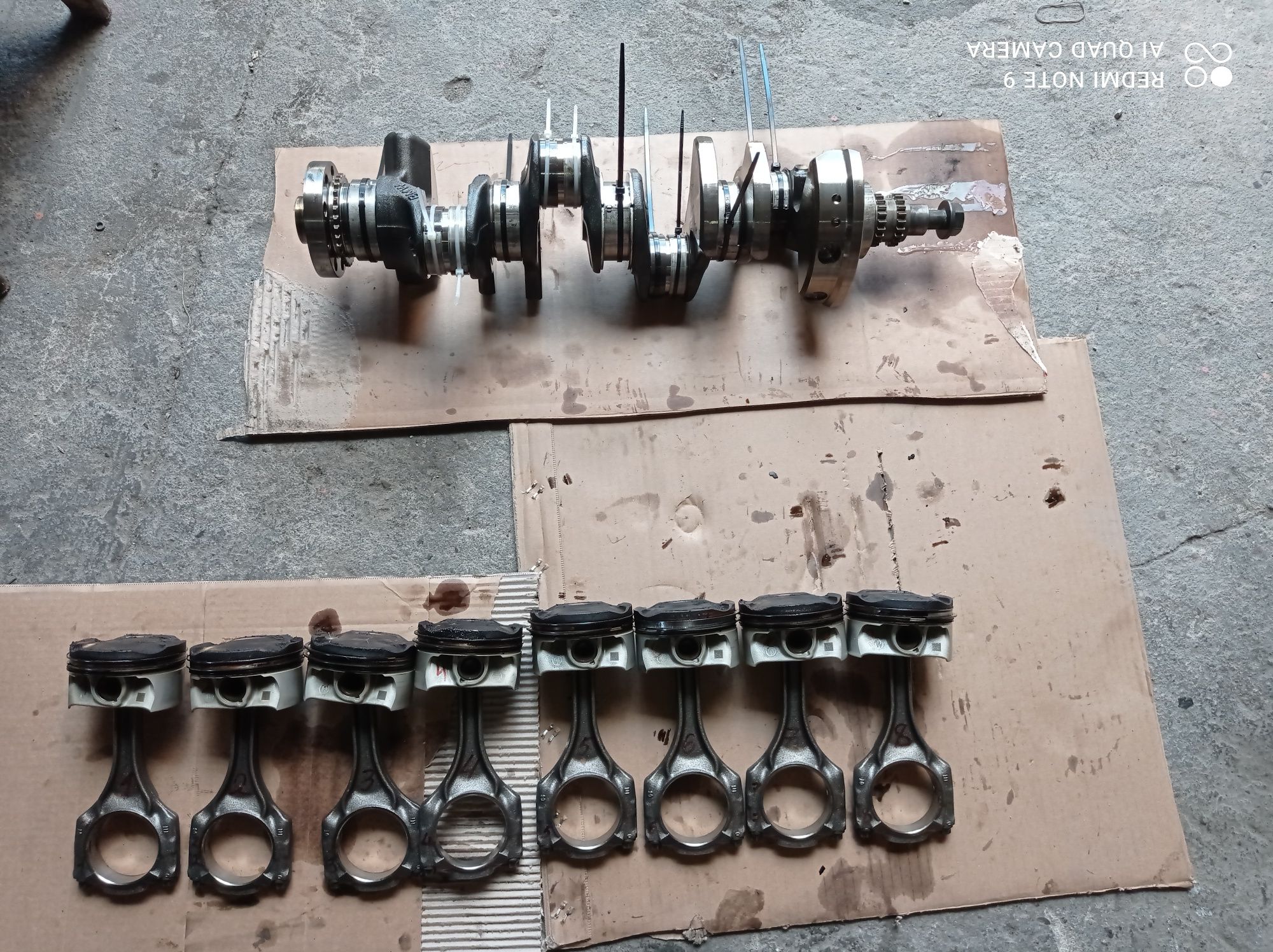Wał korbowy+tłoki z korbowodami 4.4 V8 N63B44C. BMW