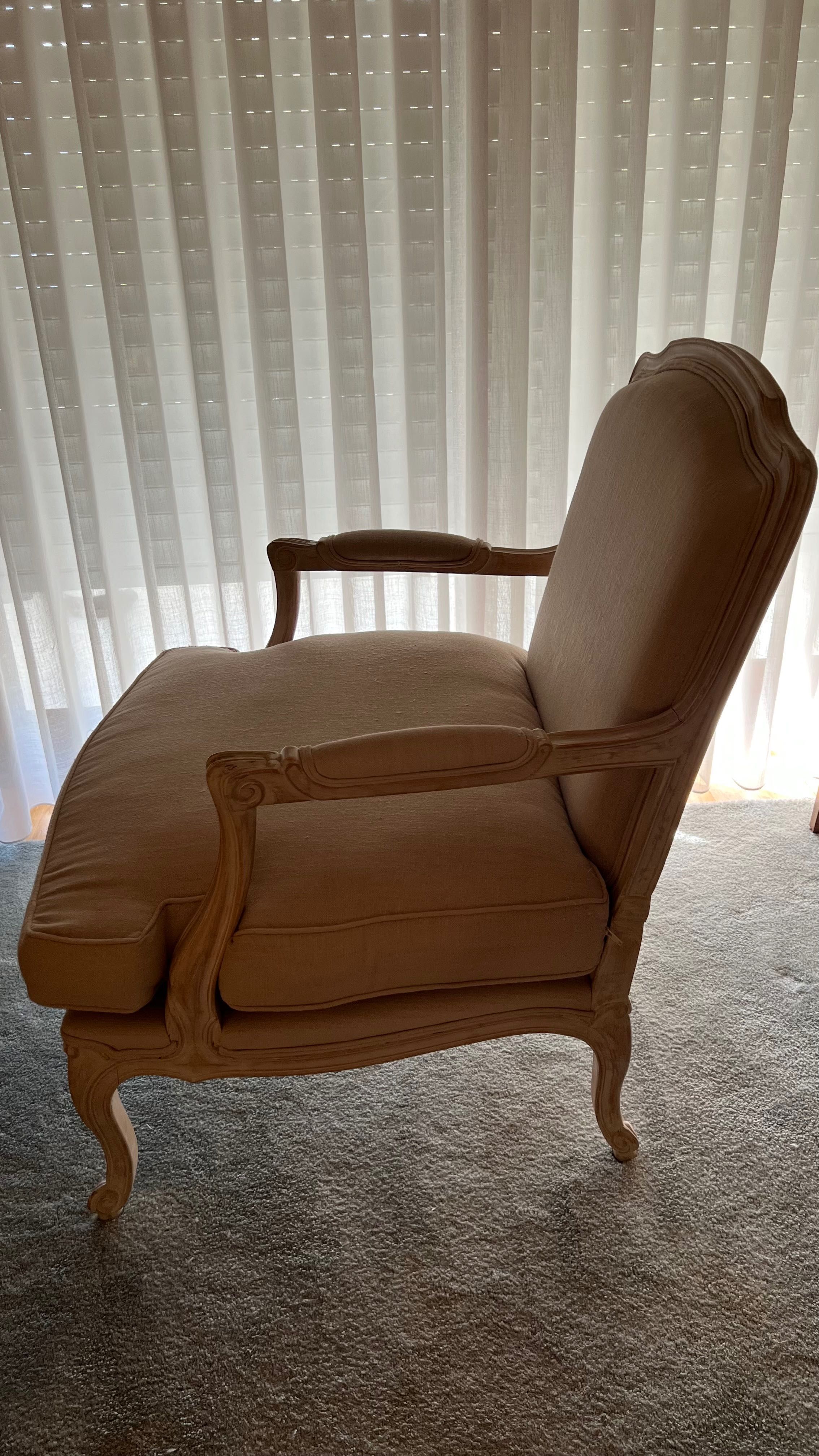 Conjunto de 2 poltronas/ cadeirões Maison Decor, em ótimo estado.