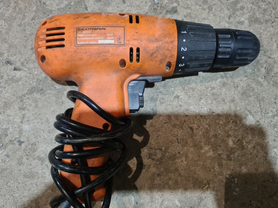 Дрель-шуруповёрт сетевоой 450Ватт. Хорошее состояние.