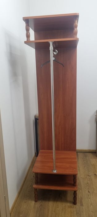 Вішалка для одягу та взуття