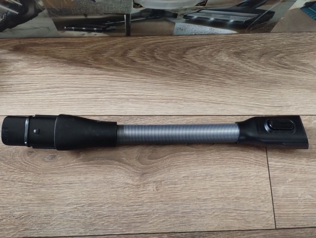 Odkurzacz bezprzewodowy PHILIPS 8000 AQUA PLUS XC8349/01,mopowanie.