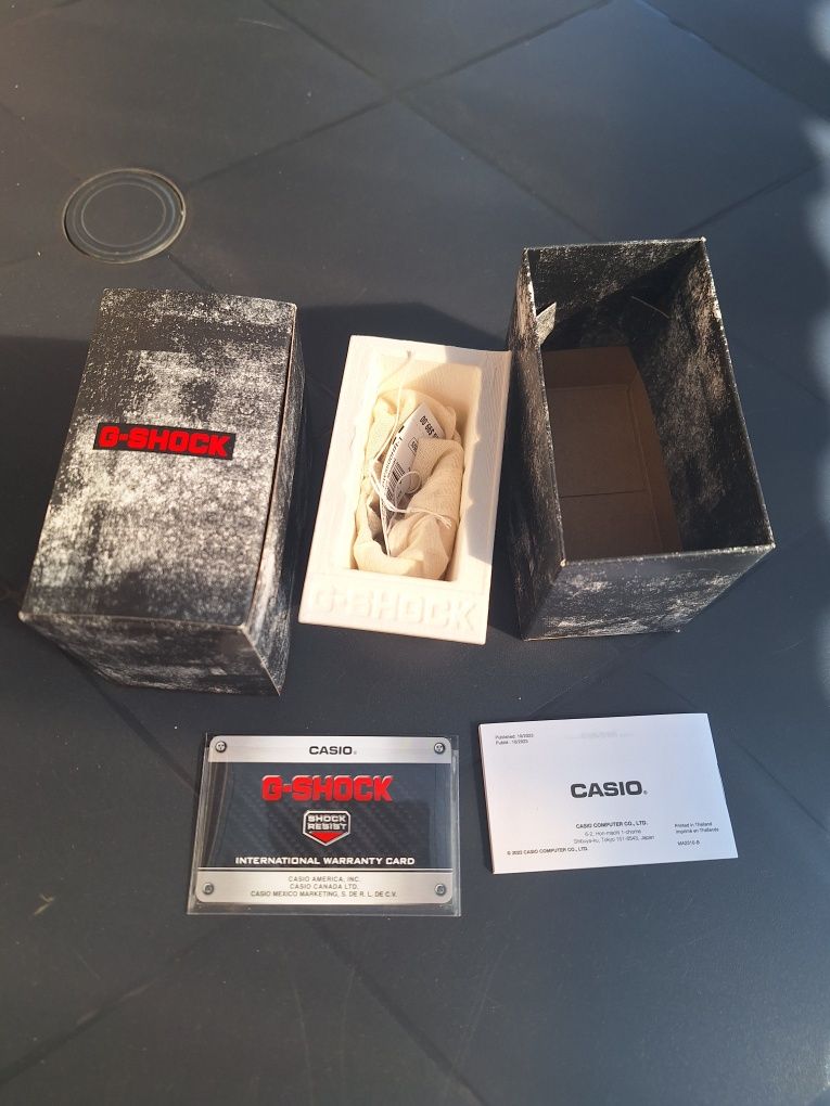 Часы Casio DW-5600HR-1ER