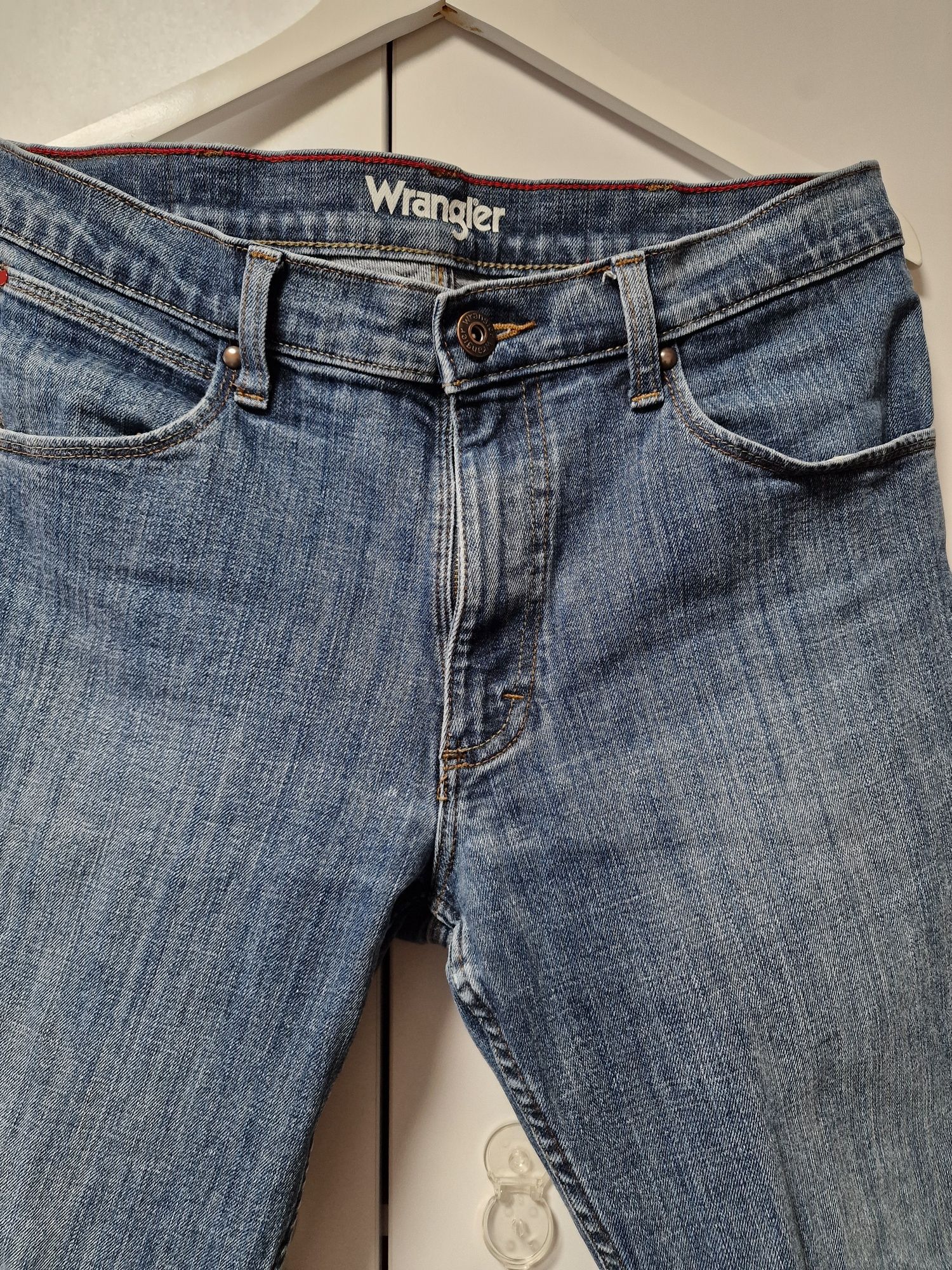 Продам джинси Wrangler. Розмір 32/32.