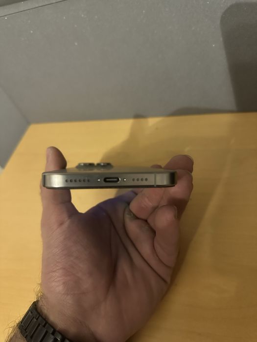 iPhone 16 Pro Max 256GB Natural Titanium – stan idealny, 97% bateria