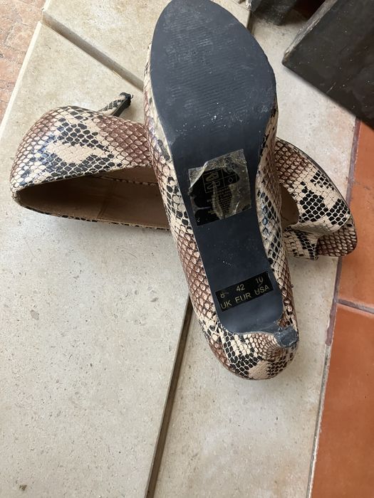 Sapatos abertos tigtesa