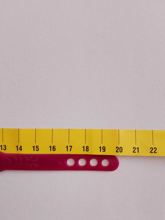 zabawkowe ostrogi z plastiku, element stroju kowboja