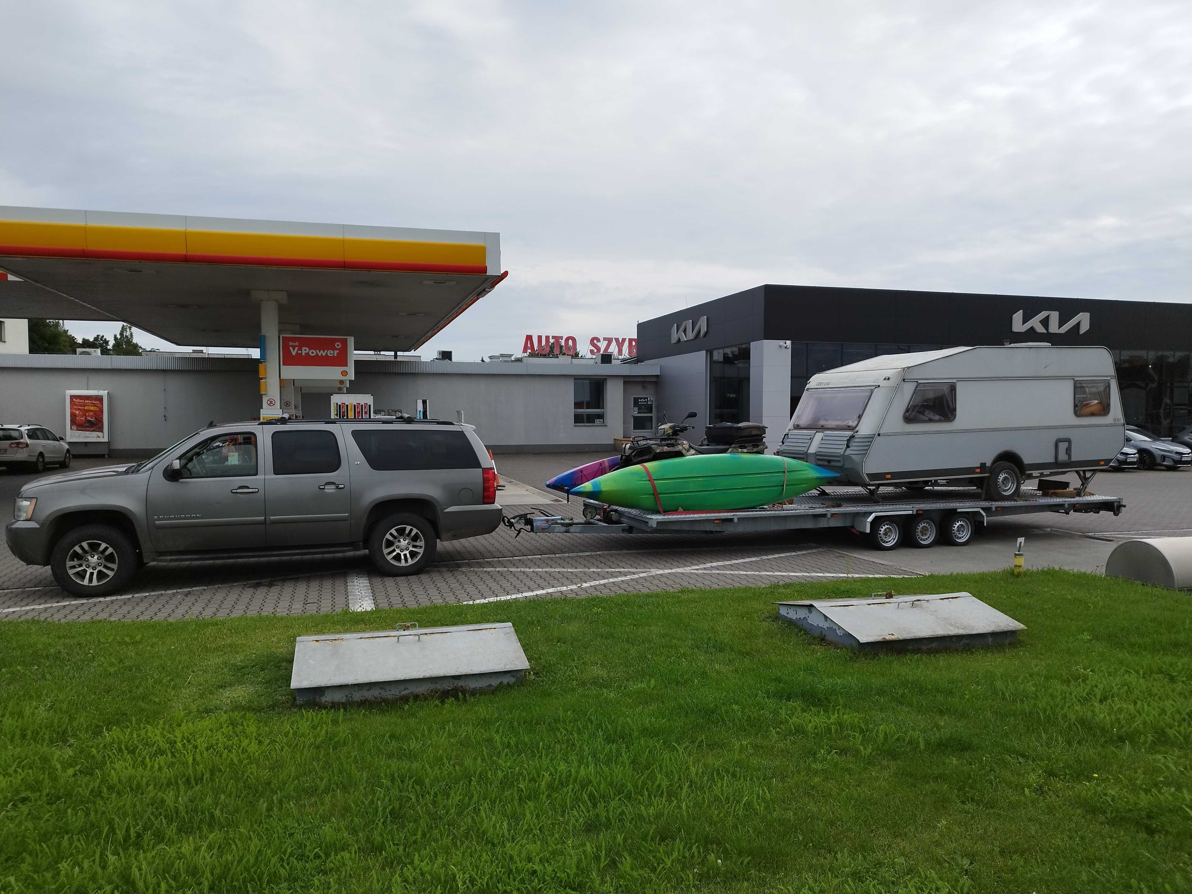Chevrolet Suburban 5.3v8 4x4 LPG 8 osobowy faktura Vat23%