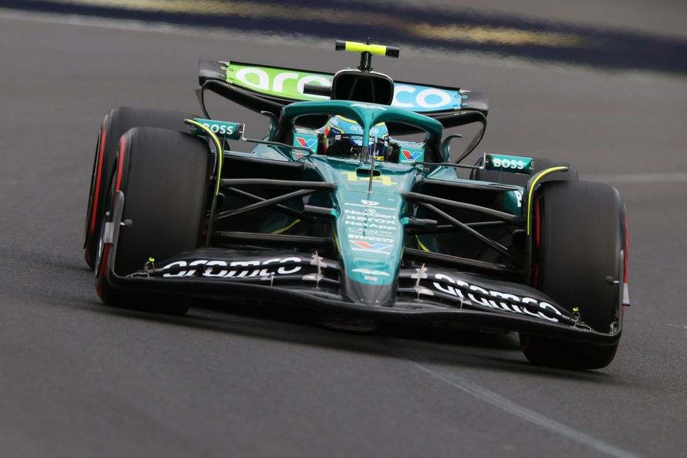 Vendo carro de fórumla 1 escala 1:18 por montar!