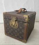 Louis Vuitton baú necessaire