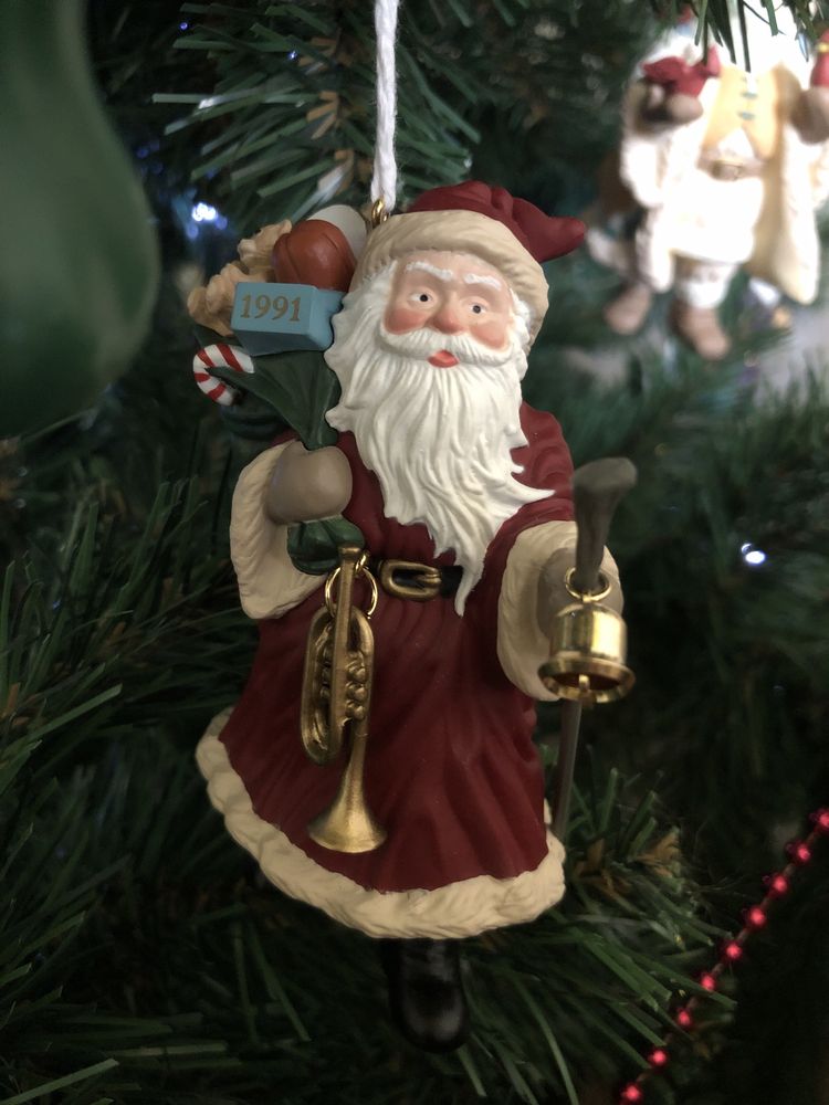 Іграшка на ялинку Санта з подарунками 1991 року від Hallmark