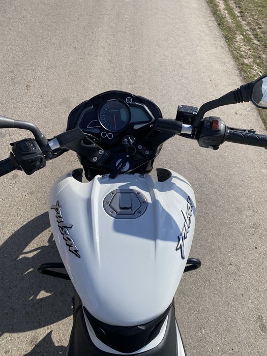 Продам мотоцикл Bajaj pulsar ns200(СРОЧНО)