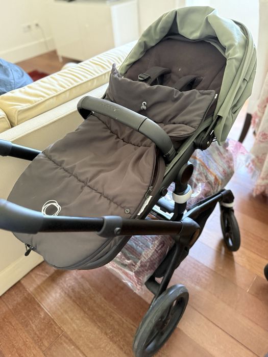 Bugaboo Fox 5 forest green and Footmuff