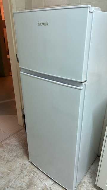 Frigorífico 2 Portas Com Congelador Silver IPF220L 220L Classe E