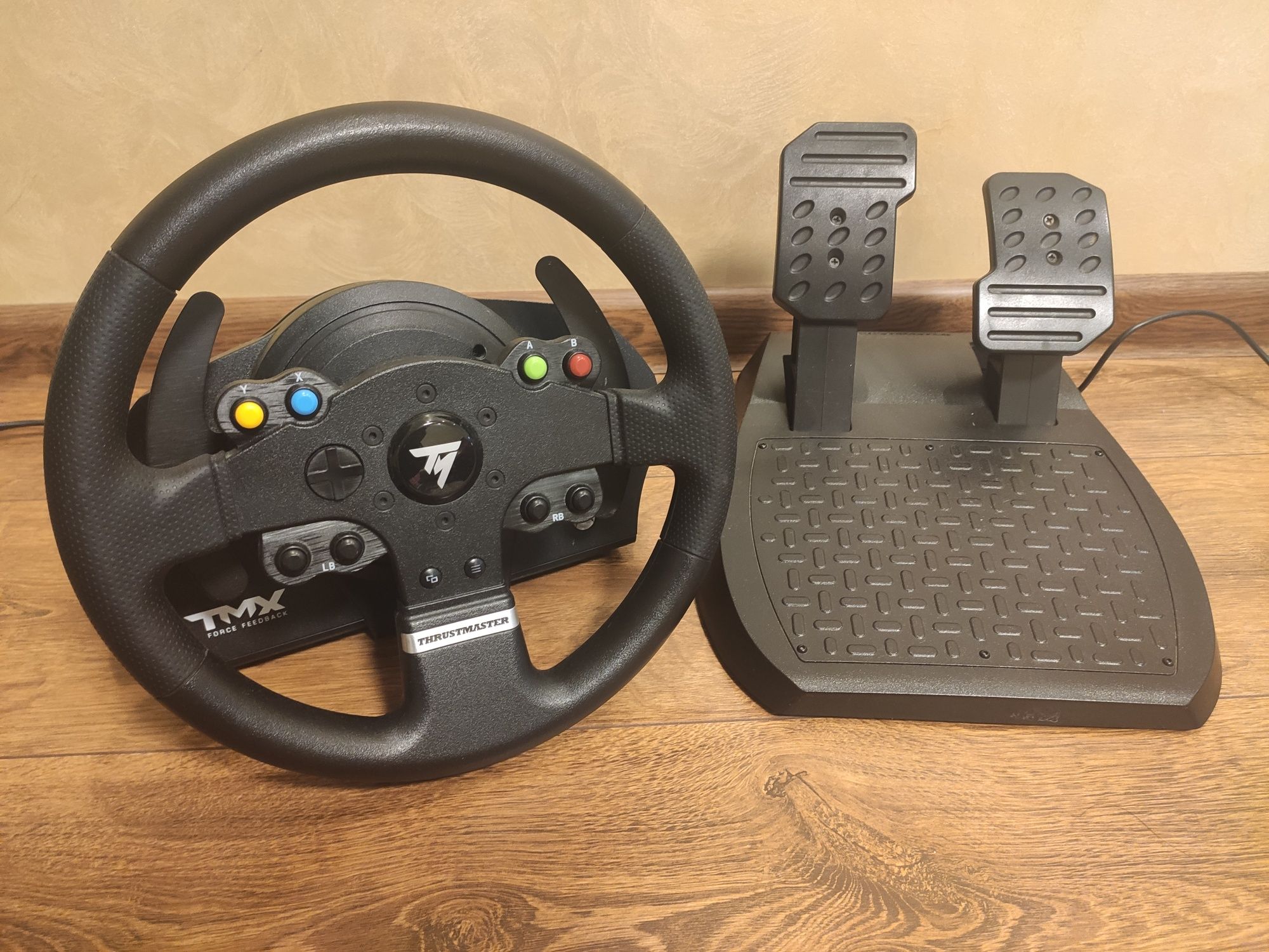 Xbox One X 1Tb + Руль Thrustmaster tmx + гра