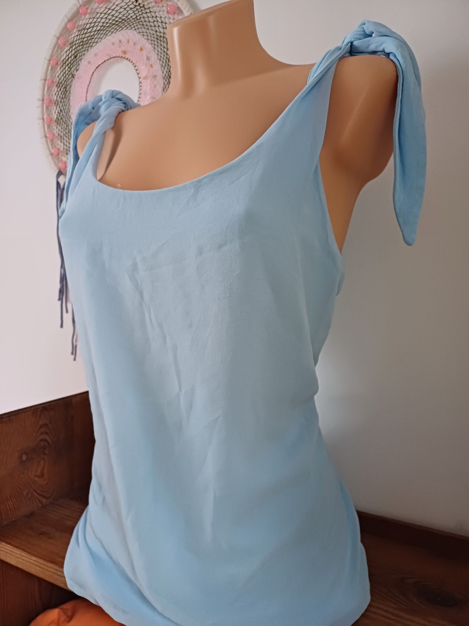 Top koszulka niebieska Camaieu niebieski na ramiączkach gole plecy