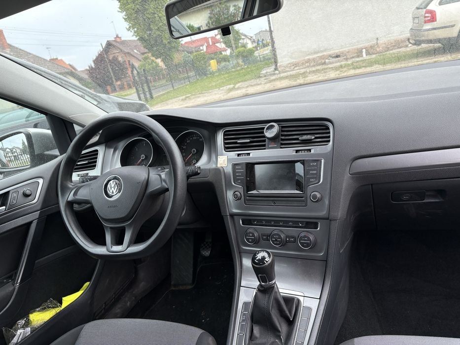 VW GOLF 7/2012/1.6 TDI klima podgrzewane fotele