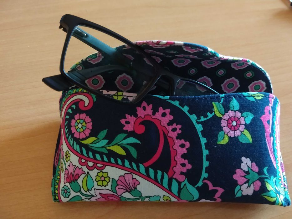 Carteira, Porta moedas, Caixa Óculos Very Bradley NOVO  nunca usado