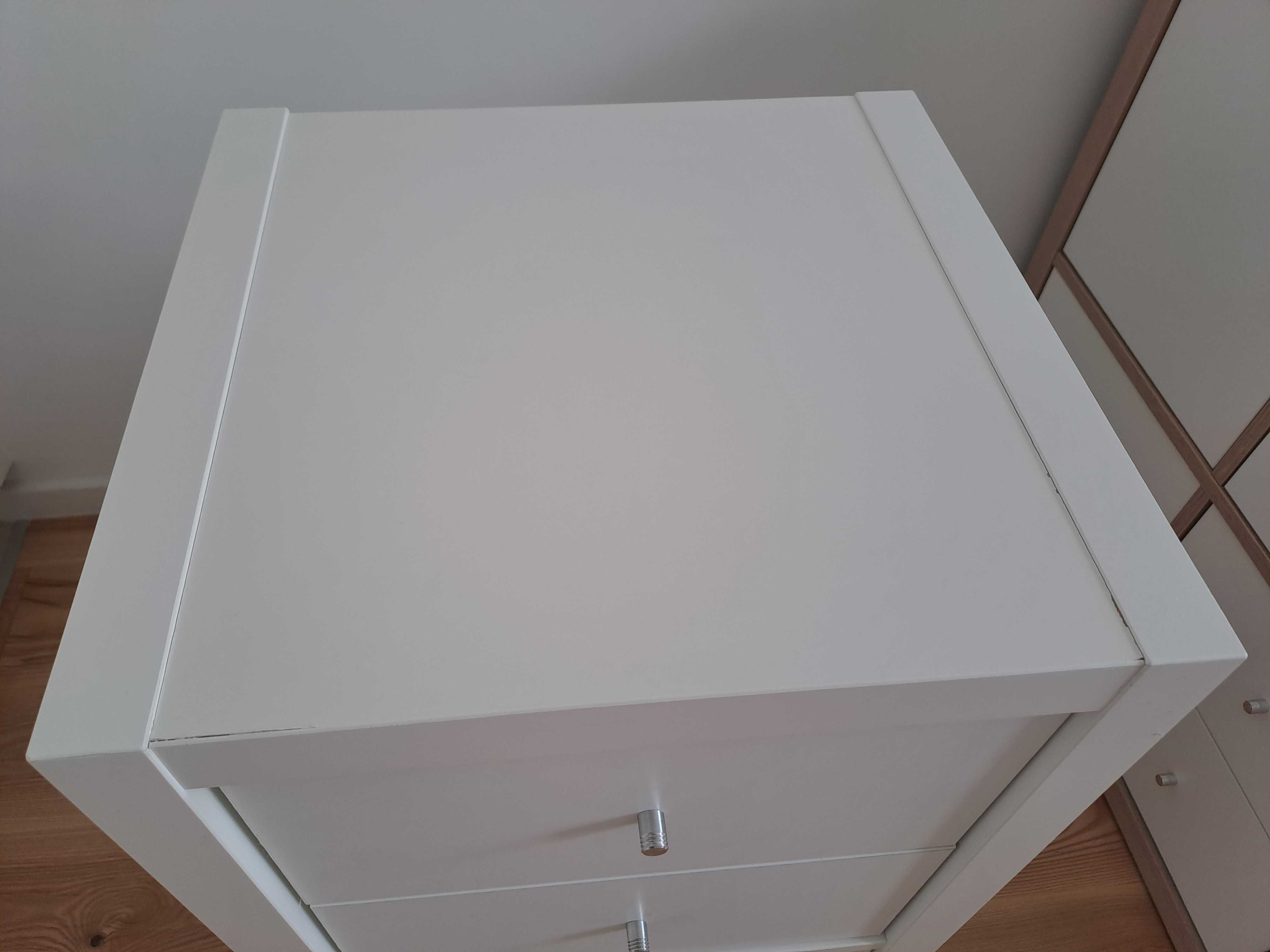Regał Kallax Ikea z szufladami