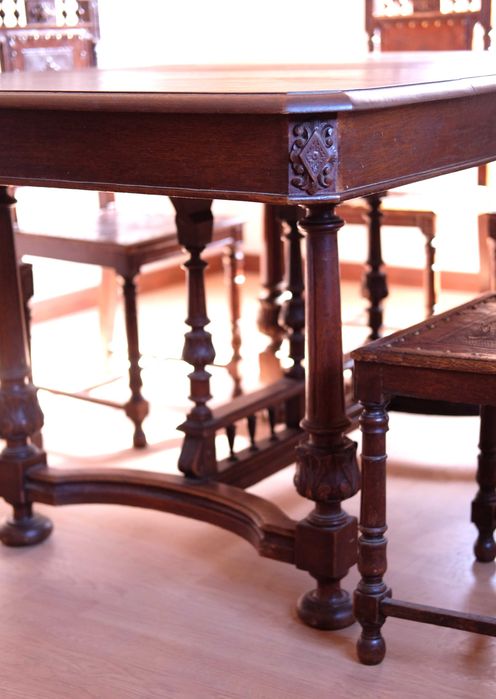 Sala - Mesa de jantar, tábuas de extensão de mesa e 6 cadeiras
