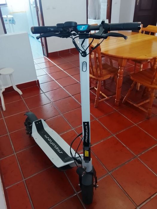 Trotinete em bom estado